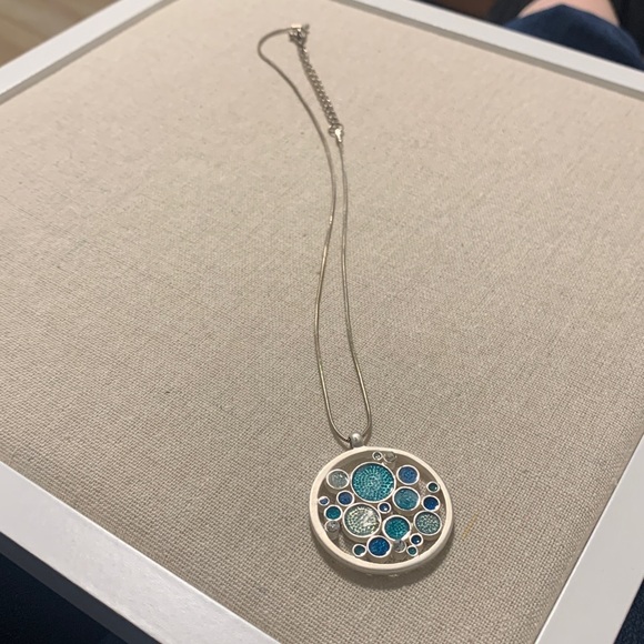 Reversible Circle Pendant Necklace - Picture 3 of 4